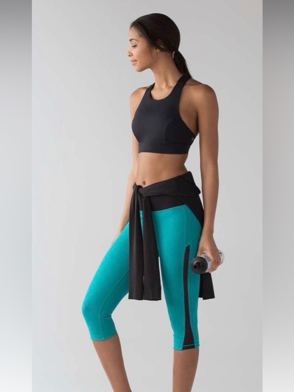lululemon athletica smooth stride 17” viridian green Shorts with Black Waistband